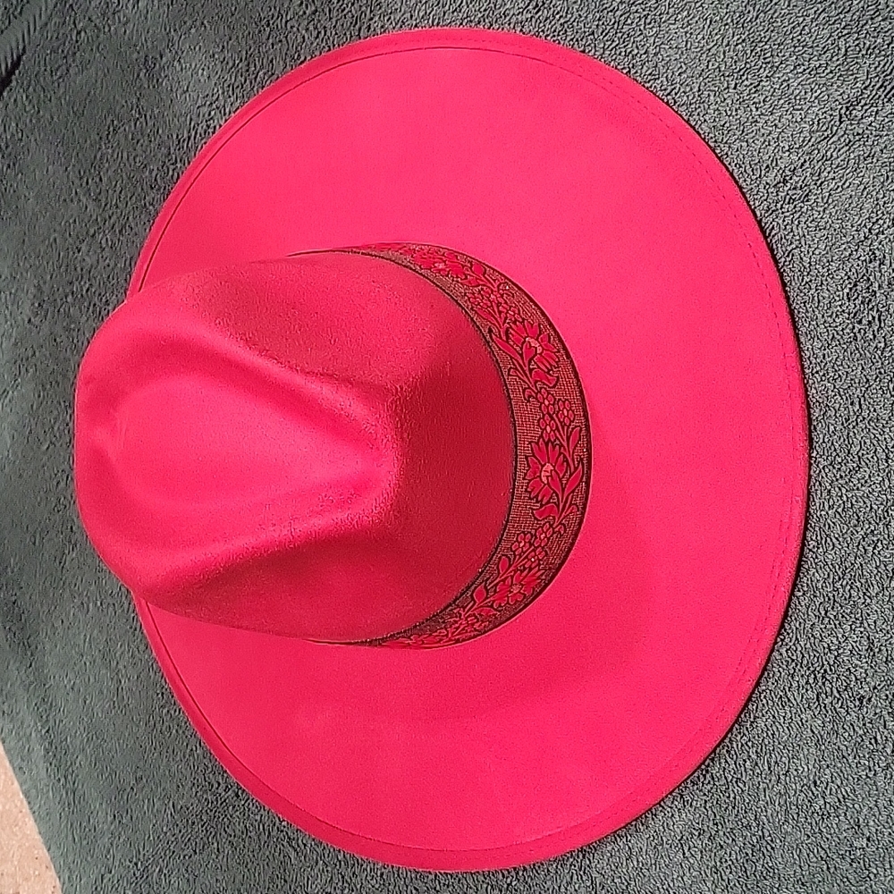 Hats N Roses